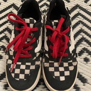 Boys vans ultrarange size 13.5 with red shoelaces black and white